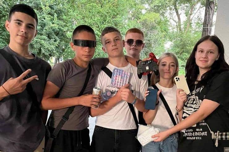 Синельниковская громада получила гуманитарную помощь: одежду, обувь, хозяйственные товары, игрушки