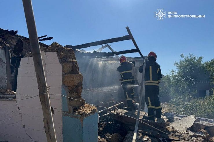 Ворожий дрон влучив у кінну ферму на Синельниківщині: наслідки пожежі