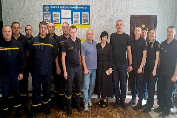 Рятувальників Синельниківщини привітали з професійним святом