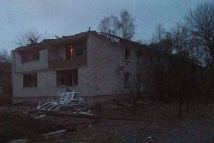 Ворог вдарив ракетами та БпЛА по Синельниківському району: 2 загиблих і 7 поранених, серед них — рятувальники