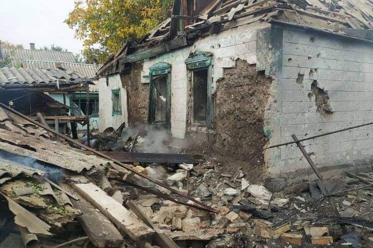 Наслідки обстрілу Синельниківського району, внаслідок якого постраждала 11-річна дівчинка