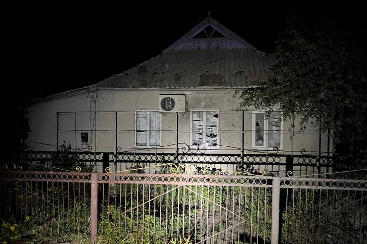 Наслідки обстрілу Синельниківського району: пошкоджено будинки, газогін та ЛЕП