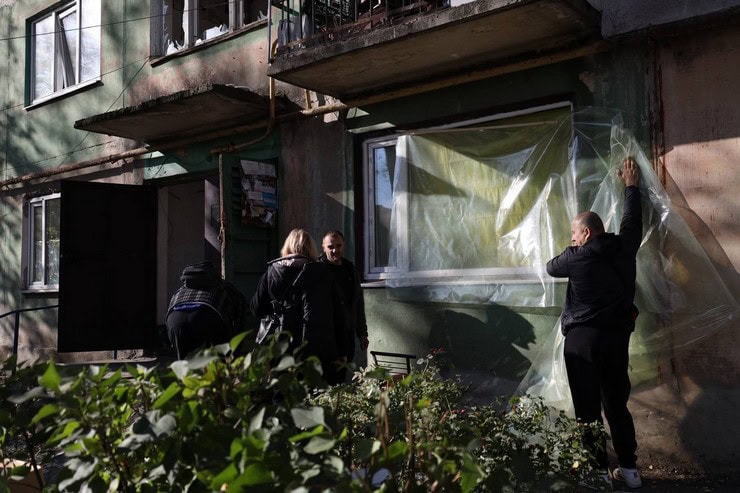 Всі подробиці про наслідки обстрілу міста Шахтарське, внаслідок якого поранено 11 людей