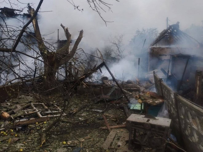 Наслідки обстрілу Синельниківського району, внаслідок якого постраждала 11-річна дівчинка