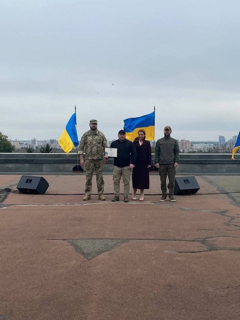 Ветерани з Синельниківського району отримали президентські відзнаки за оборону України