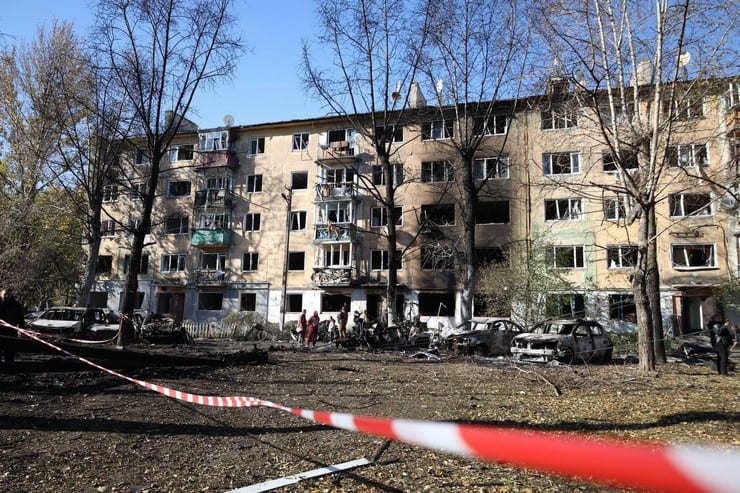 Всі подробиці про наслідки обстрілу міста Шахтарське, внаслідок якого поранено 11 людей