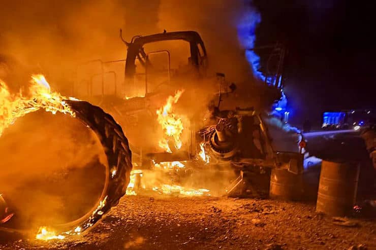 Дві громади Синельниківського району зазнали обстрілів: загорілися будинок, комбайн і вантажівка