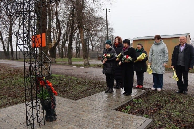 В Синельниковому вшанували пам’ять жертв голодоморів