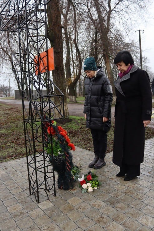В Синельниковому вшанували пам’ять жертв голодоморів