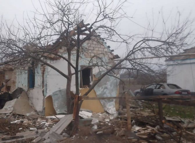 Массированный обстрел Синельниковского района: ранены 3 человека, повреждены предприятие, инфраструктура, дома, автомобили