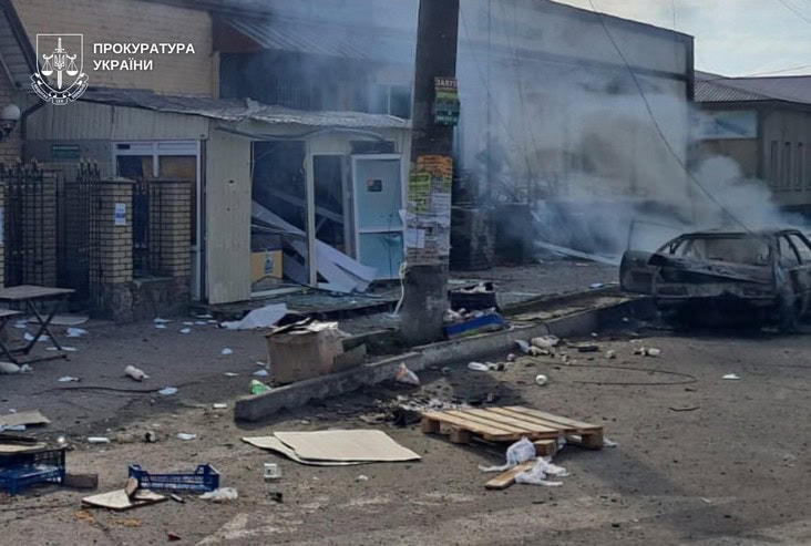 Завдано удару КАБами по центру селища Покровське в Синельниківському районі: 2 загиблих та 4 поранених, багато руйнувань