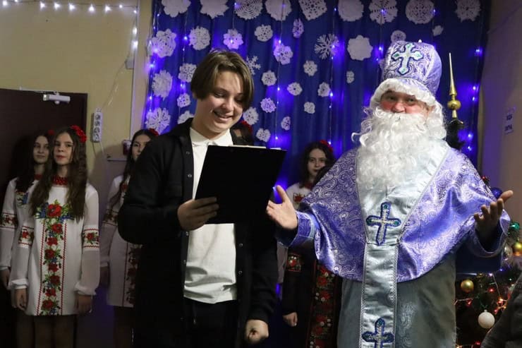 11 юних талантів з міста Синельникове отримали стипендії міського голови