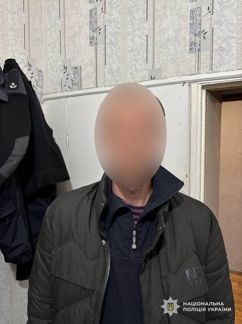 Пограбування біля залізничного вокзалу в Синельниковому: 41-річний грабіжник напав на жінку