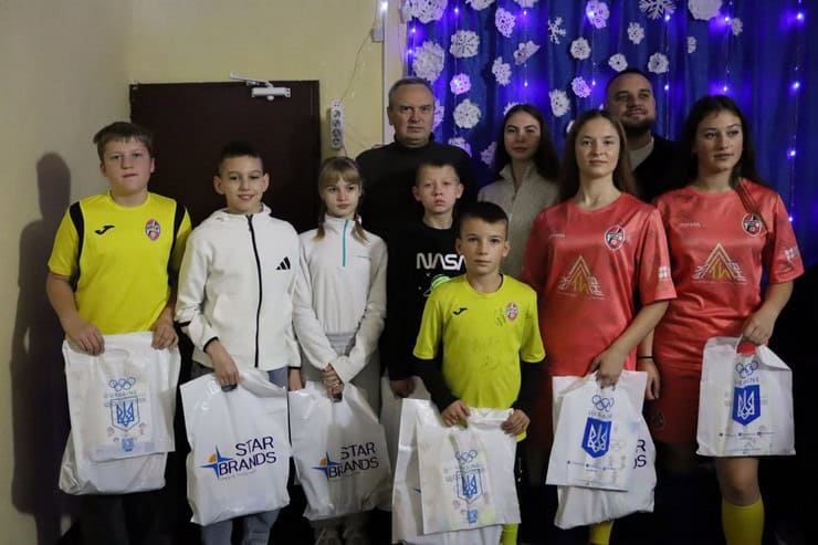 11 юних талантів з міста Синельникове отримали стипендії міського голови