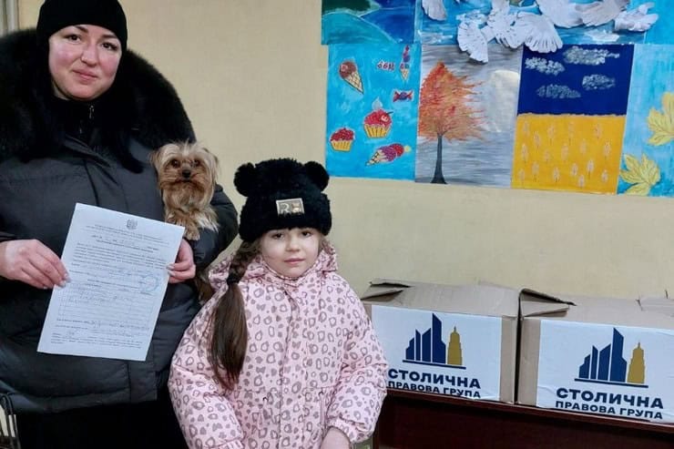 В Синельниково семьи погибших защитников Украины получили продуктовые наборы от благотворителей