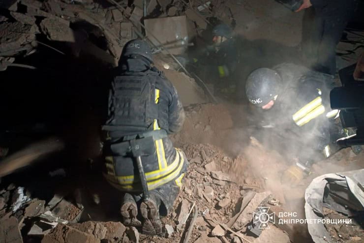 Как доставали из-под завалов людей после обстрелов Синельниковского района