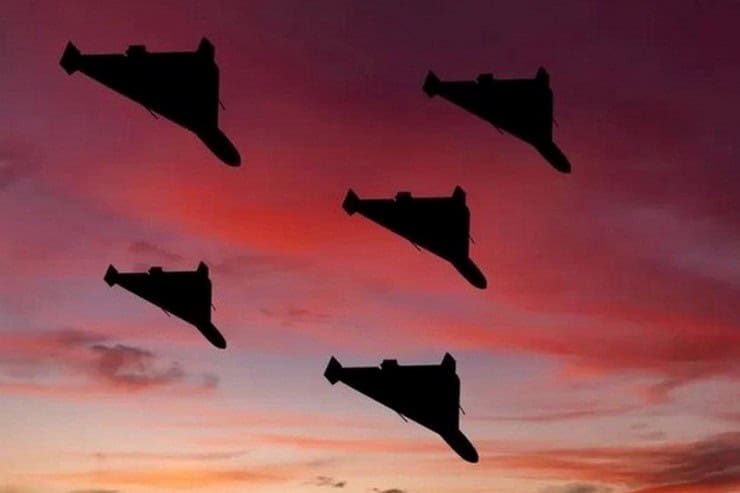 Синельниково сегодня обстреляли: пострадала женщина, есть разрушения, город остался без света и воды