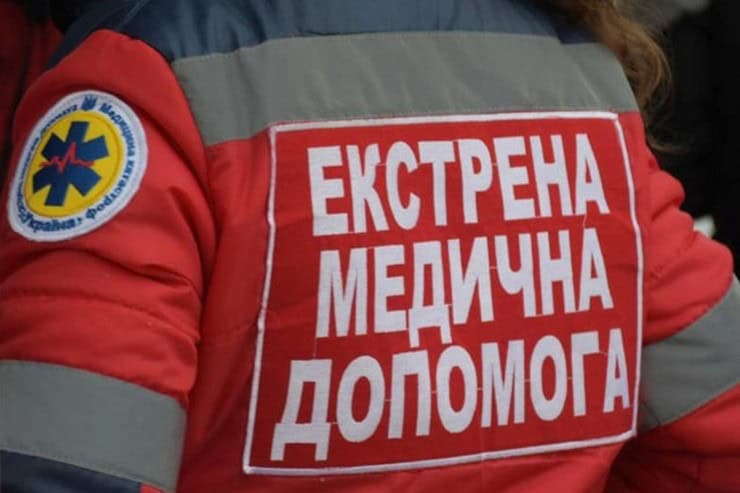 В Синельниківському районі внаслідок обстрілу поранено 37-річного чоловіка: його у важкому стані доправили до лікарні