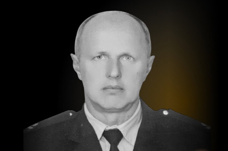 Полицейский погиб в результате обстрела в Синельниковском районе: его дом полностью уничтожен КАБом