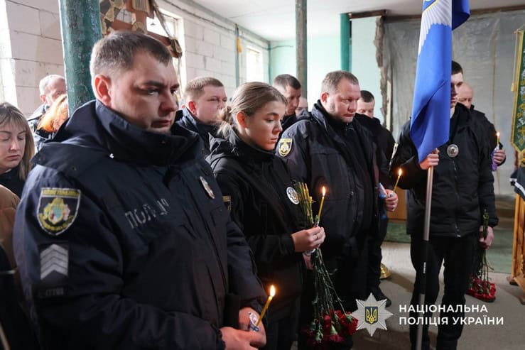 54-летнего полицейского Павла Балюру, который погиб в Синельниковском районе, провели в последний путь