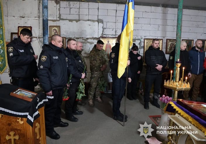 54-летнего полицейского Павла Балюру, который погиб в Синельниковском районе, провели в последний путь
