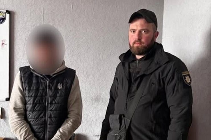 На станции Синельниково-1 в вагоне поезда избили и ограбили женщину: полиция задержала 41-летнего грабителя