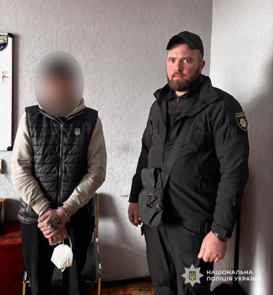 На станции Синельниково-1 в вагоне поезда избили и ограбили женщину: полиция задержала 41-летнего грабителя