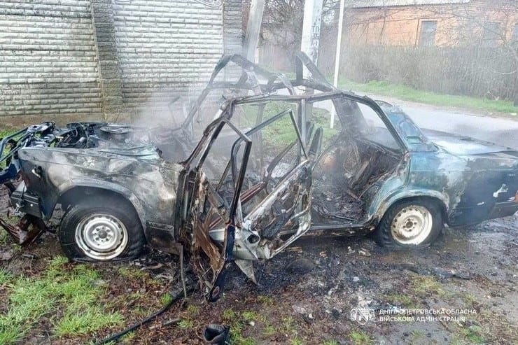 В Синельниківському районі внаслідок удару FPV-дроном поранено 51-річного чоловіка і пошкоджено автомобіль