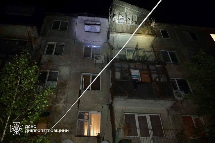 Обстріл міста Шахтарське: пошкоджено багатоповерхіку і адмінбудівлю, евакуйовано 25 мешканців