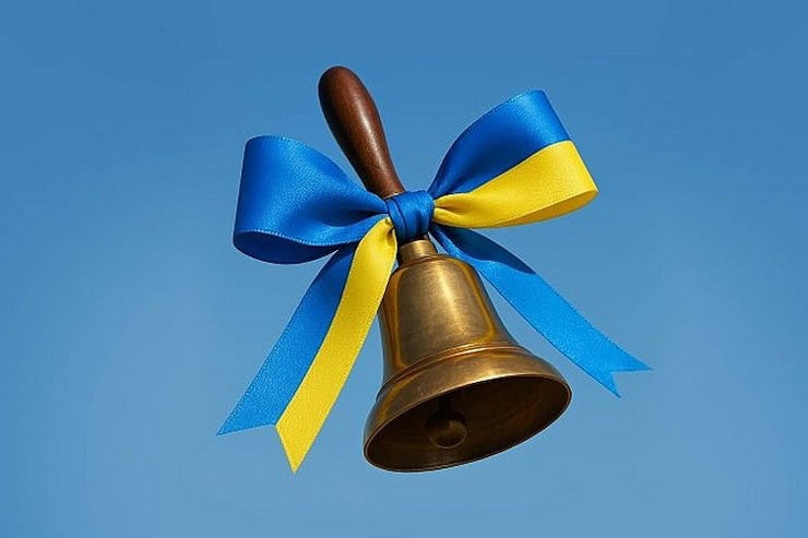 Останній дзвоник в Синельниковому: серед випускників 243 одинадцятикласники та 340 дев’ятикласників