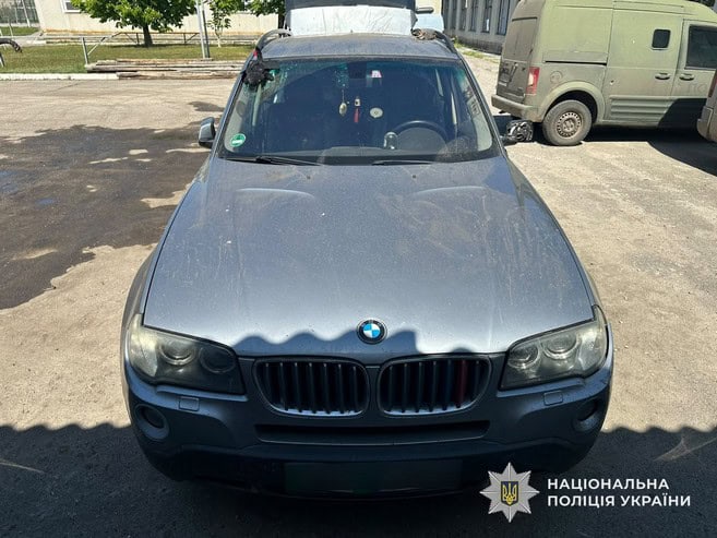 В Синельниківському районі 31-річний чоловік обікрав гаражний кооператив: викрав автомобіль та скутер