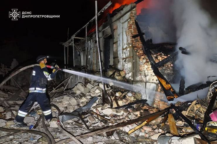 Последствия удара КАБами по Синельниковскому району: разрушено жилье, повреждены 12 домов и пожарная часть