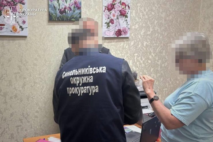 Справу двох сестер з Синельникового, які за 4000 доларів робили фіктивну інвалідність, передано до суду