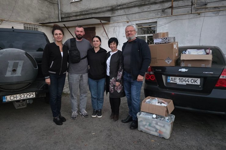З Синельниківського району відправили військовим зарядну станцію EcoFlow, медикаменти і солодощі